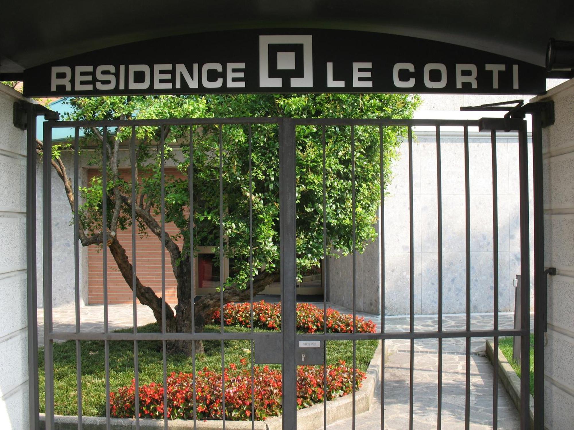 Residence Le Corti Milan Exterior photo