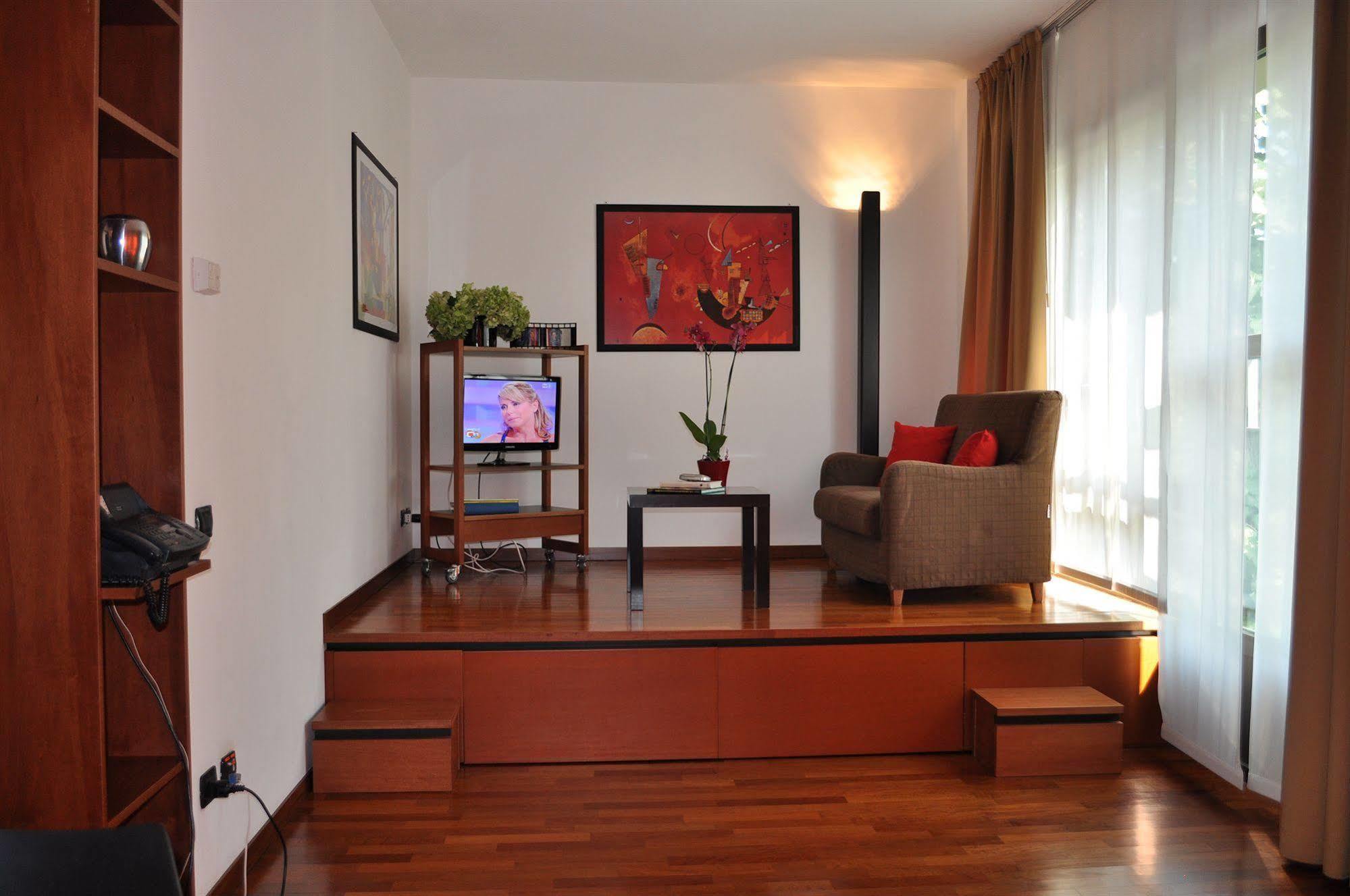 Residence Le Corti Milan Exterior photo