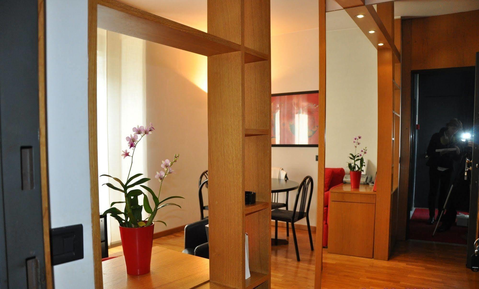 Residence Le Corti Milan Exterior photo